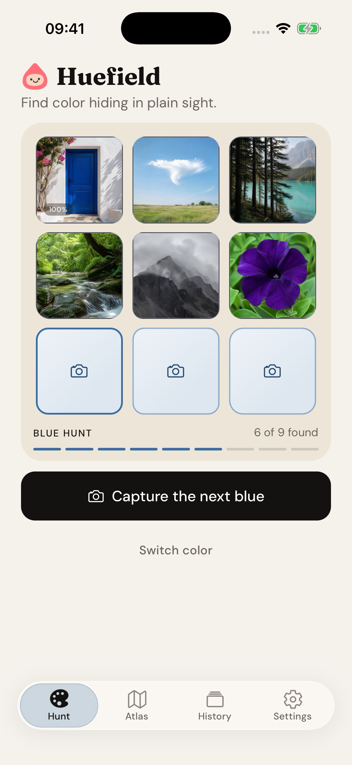 Huefield on iPhone: a color hunt filled with sample photographs